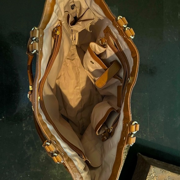 Rusk color, Nice thick leather shoulder purse with lots of compartments - Picture 7 of 8